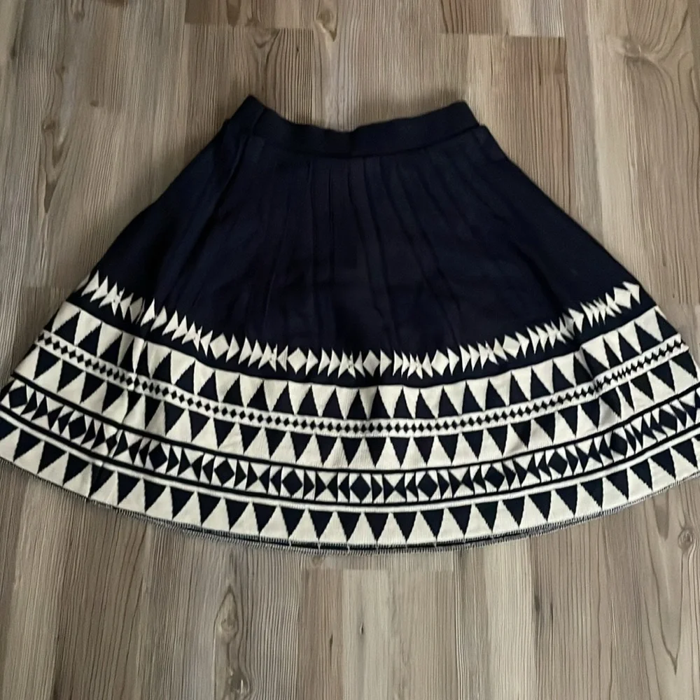Francesca’s AINA BE A-line Knit Mini Skirt Navy Cream Geometric Print NWT Size S